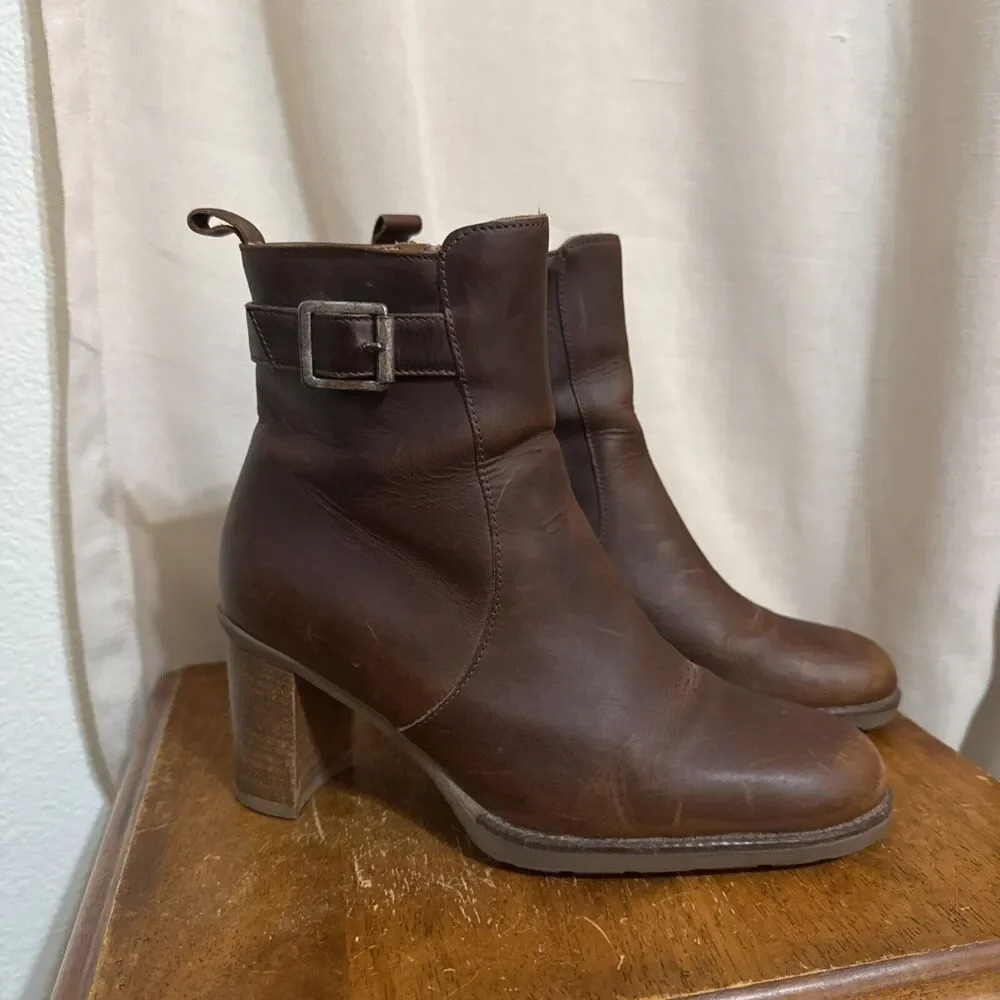 G.H. Bass Riding Bootie Brown Leather Buckle Womens Heel Ankle Weathered Size 7